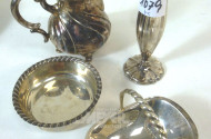 4 Teile Silber: Kännchen, Vase,