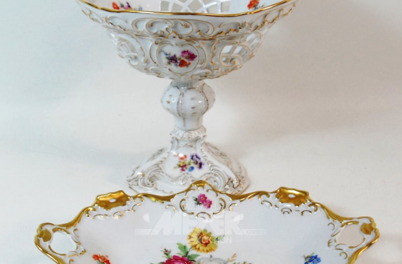 gr. Porzellan-Tischaufsatz sowie eine