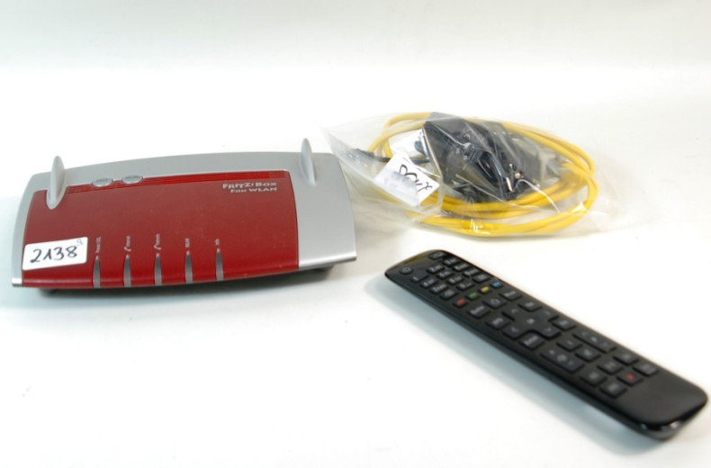 Fritz-Box Fon WALZAN sowie Fernbedienung
