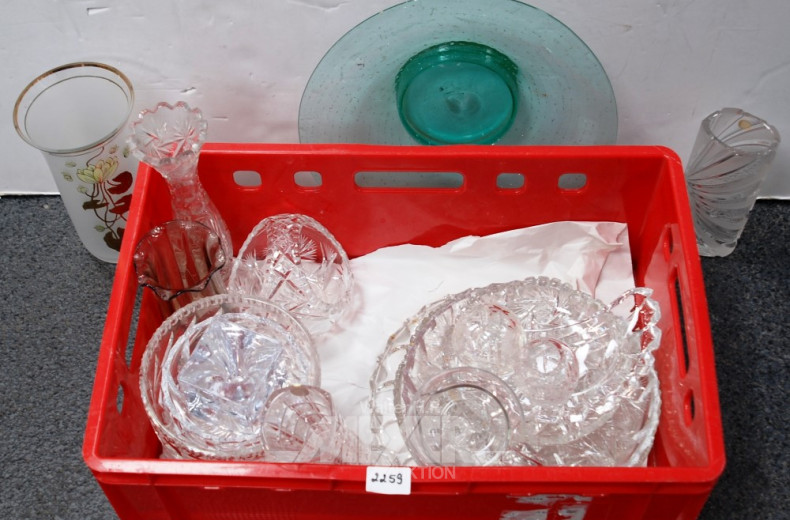 Posten Glas-u. Kristall: Vasen,