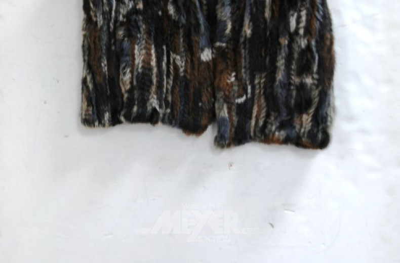 4 Pelzteile: Fellweste und 3 Fellkragen