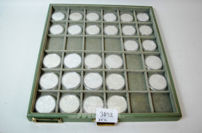 28 Münzen 5 + 10 Rubel