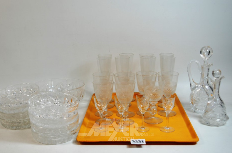 30 Kristall- Gläser u. Schalen