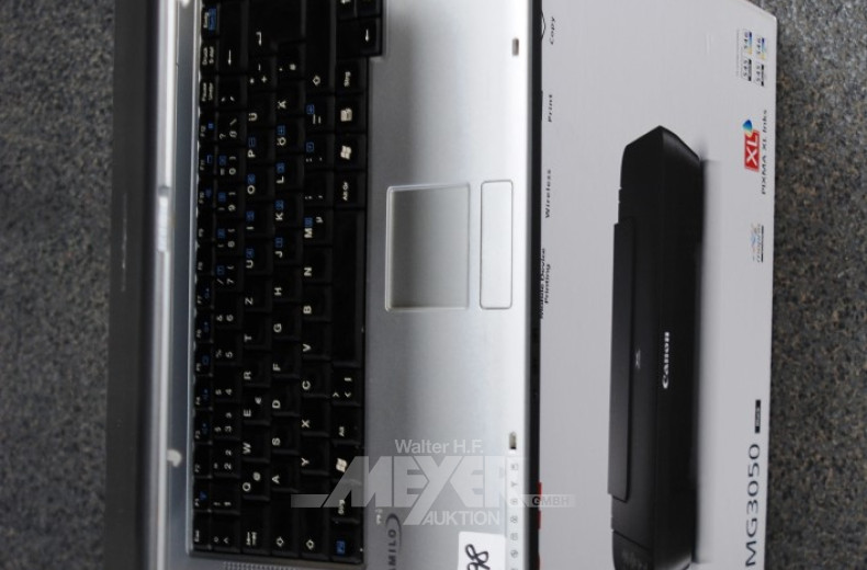 Notebook und ein Drucker CANON