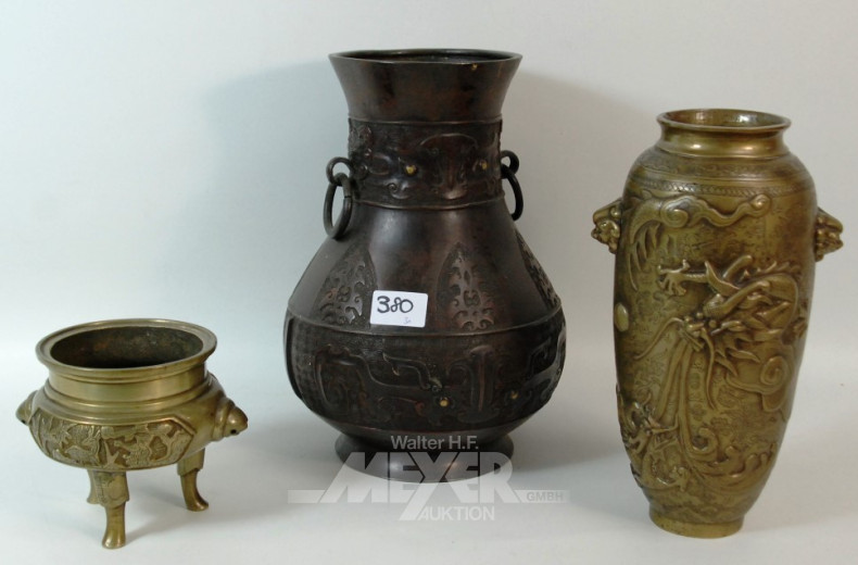 2 Asiatische Vasen und 1 Räucherdose