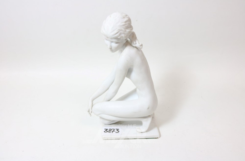 Bisquit-Porz.-Figur ''kniendes Mädchen''