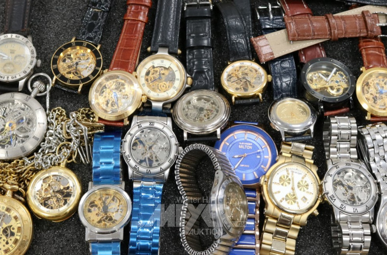 16 versch. Armbanduhren und 3 Taschenuhren