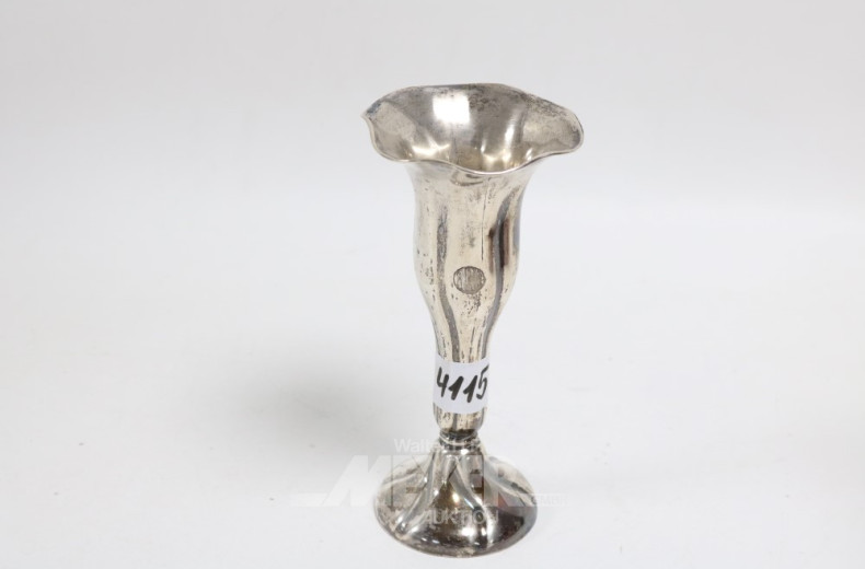 Pokal-Vase, 835er Silber, H: ca. 19 cm