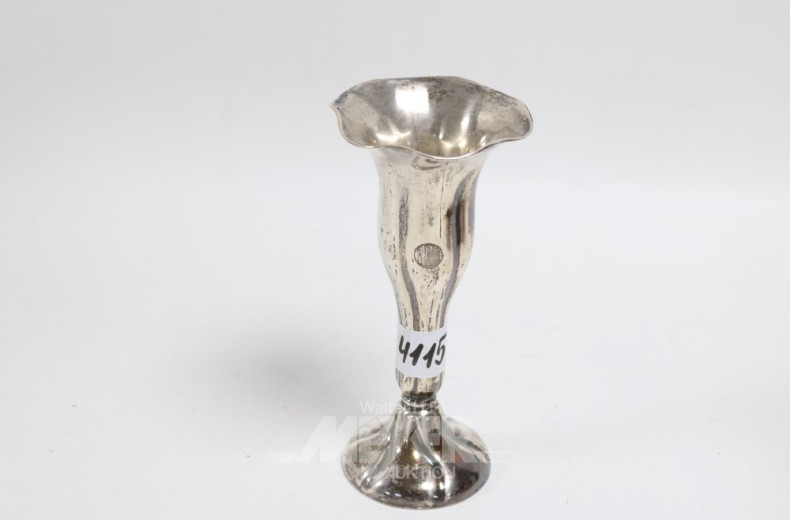Pokal-Vase, 835er Silber, H: ca. 19 cm