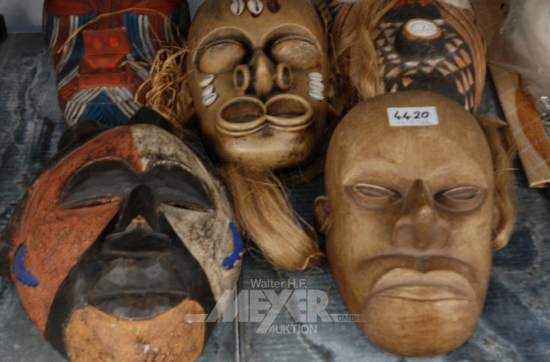 5 afrikanische Holz-Masken