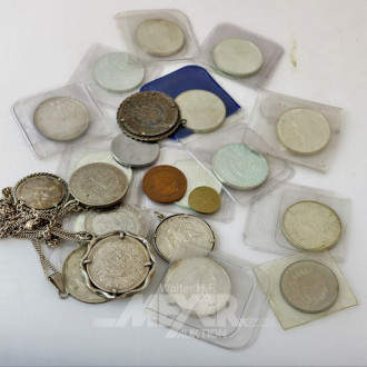 Posten div. Münzen, 5 x Münzketten