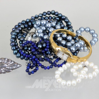 Posten Perlenketten und Armbänder