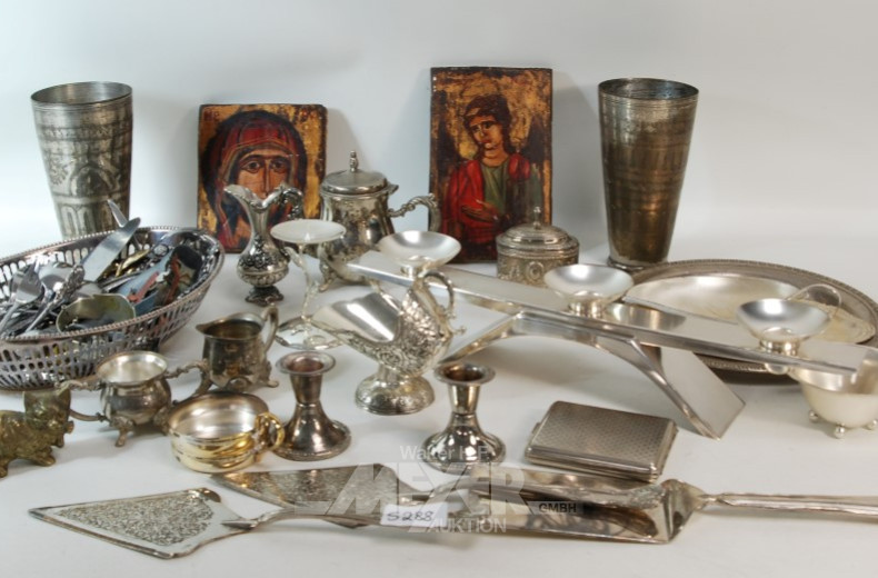 Posten Hausrat: Zinnbecher, Rahmset,