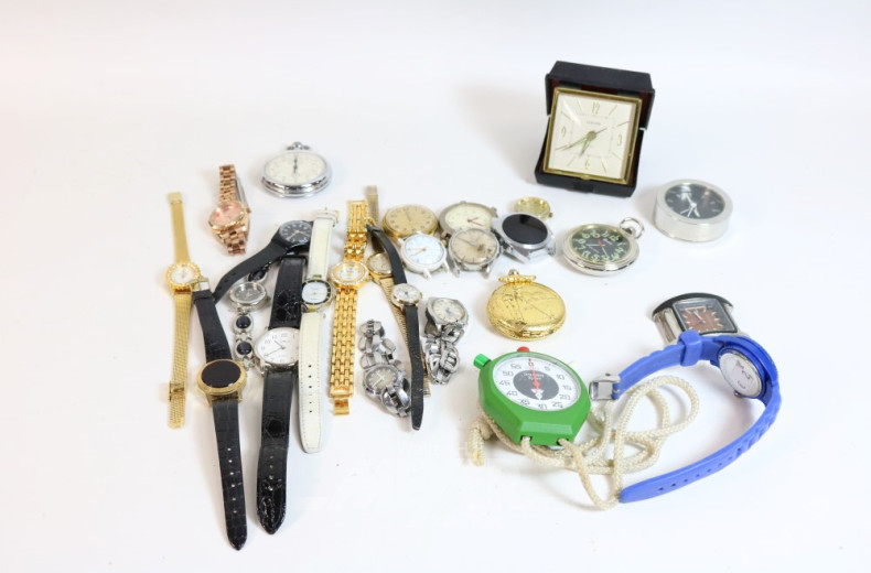 22 Armbanduhren, teils ohne Armband