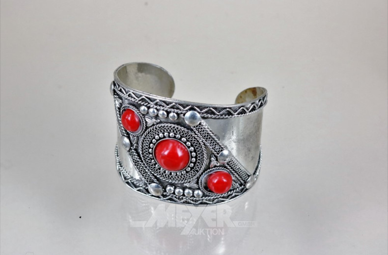 breiter Armreif, Silber, mit roten