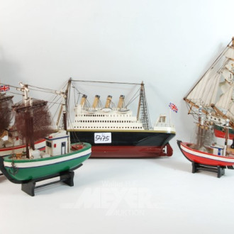 7 Modellschiffe