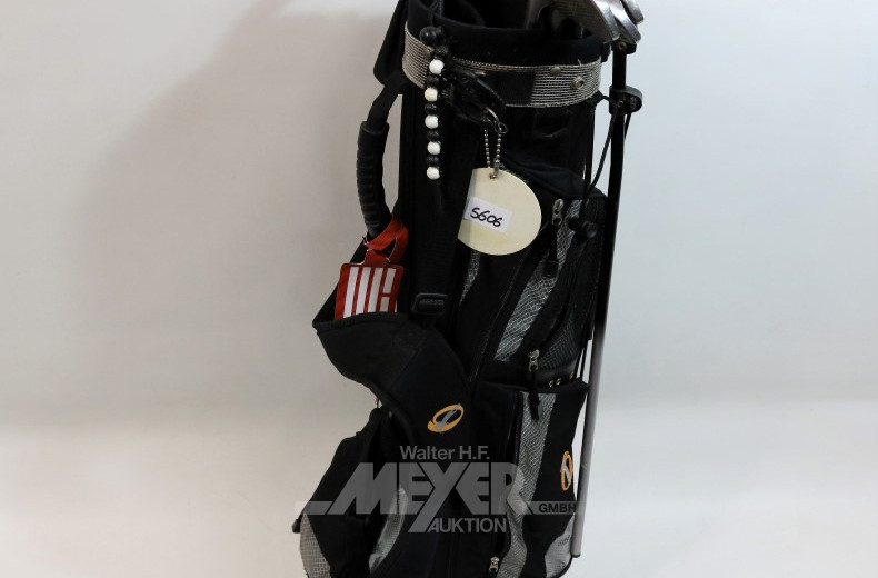 Golfbag mit 5 Schlägern:
