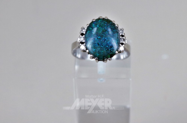 Damenring, 585er WG, mit 6 Diamanten