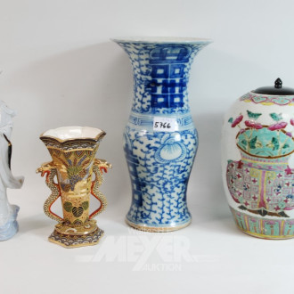 4 Teile Porzellan, 1 Figur, 2 Vasen,