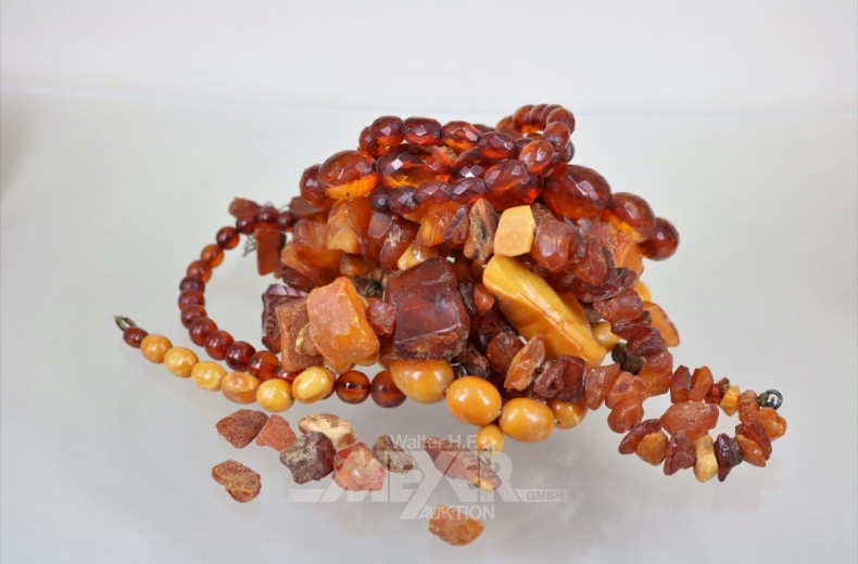 Posten Bernsteine und Ketten