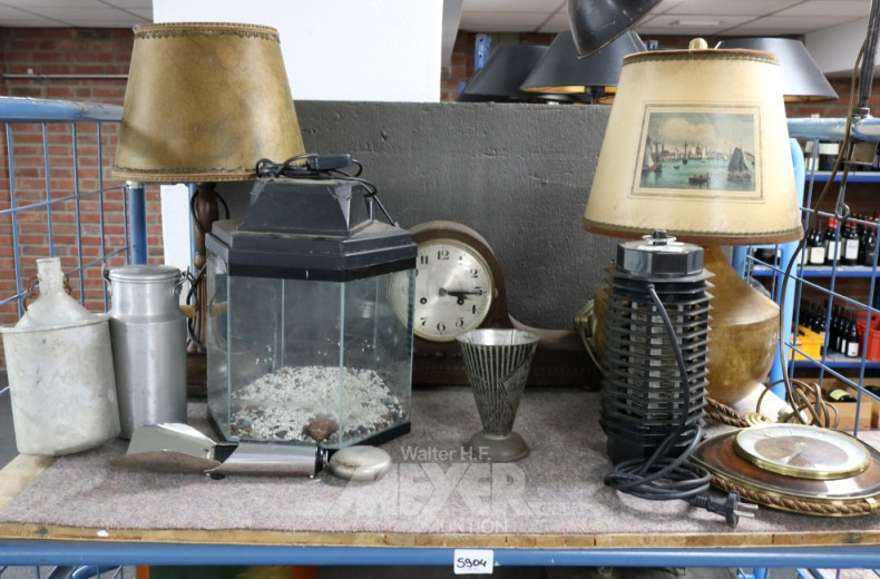 Posten Hausrat: Tischlampen,
