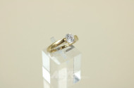 Damenring, 333er Gelbgold, besetzt mit