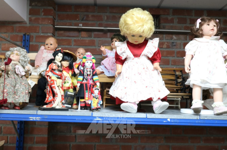 gr. Posten Puppen, -möbel u. Zubehör