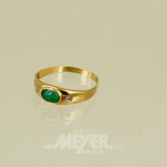 Ring, 750er GG, besetzt mit einem grünen