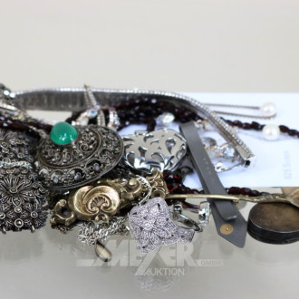Posten Silber: Armband, Brosche, Kette,