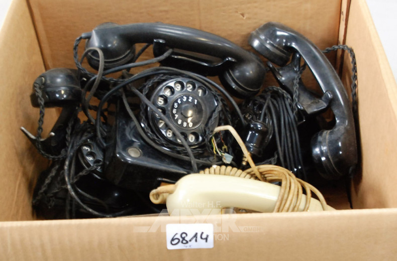 4 Haustelefone mit Wählscheibe