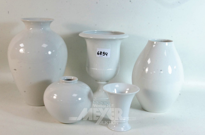 5 weiße Porz.-Vasen ''FÜRSTENBERG u.