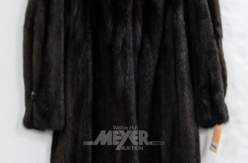 Nerzmantel, braun