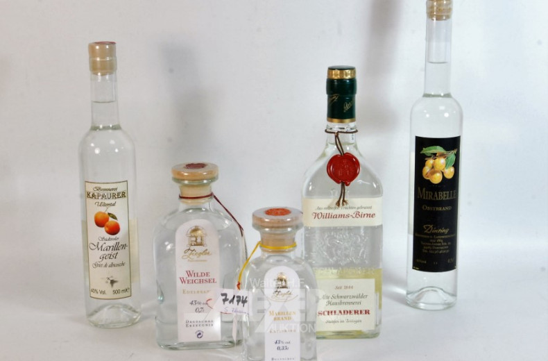 5 versch. Flaschen Edelbrände