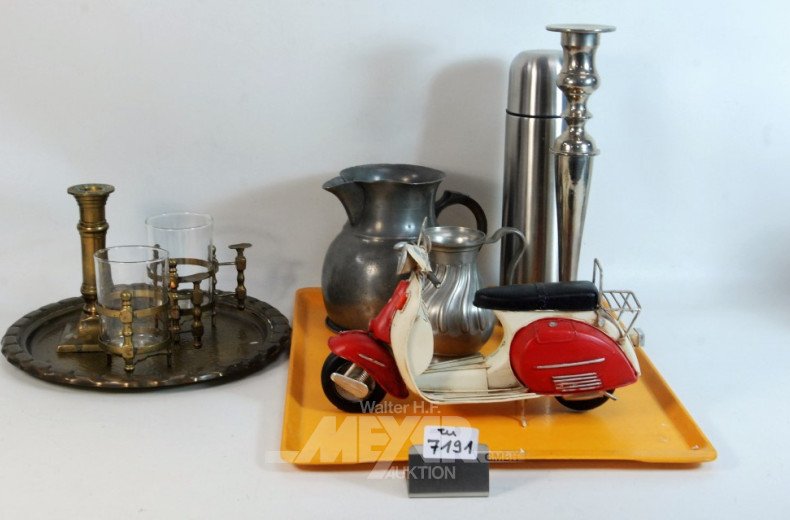 gr. Posten Hausrat: Teekanne, Leuchter,
