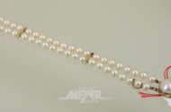 lange Perlenkette mit Silberschließe