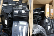 Posten div. Telefone und Zubehör u.a.