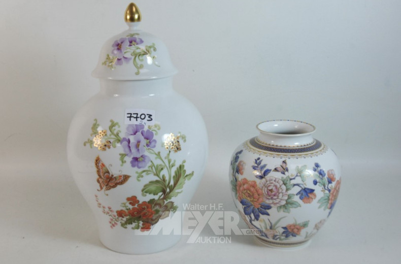 2 Porzellan Vasen, KAISER ''Blumendekor''