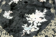 China-Teppich, schwarz mit Blumendekor