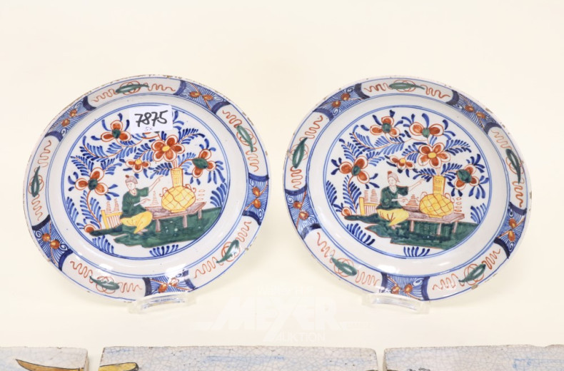 3 Fliesen/Kacheln und 2 Teller, Steingut,