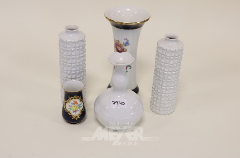 5 versch. Porzellan-Vasen, MEISSEN,