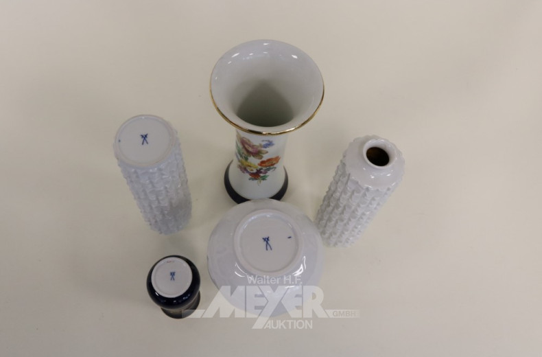 5 versch. Porzellan-Vasen, MEISSEN,