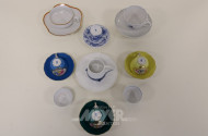 7 versch. Porzellan-Sammeltassen, MEISSEN