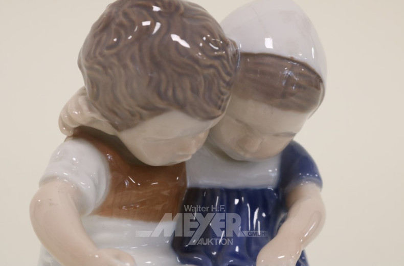 Porzellan-Figur ''Lesende Kinder'', B & G