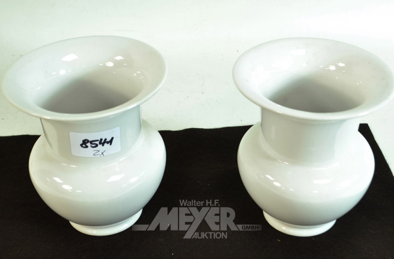 Paar bauchige Porz.-Vasen, KPM