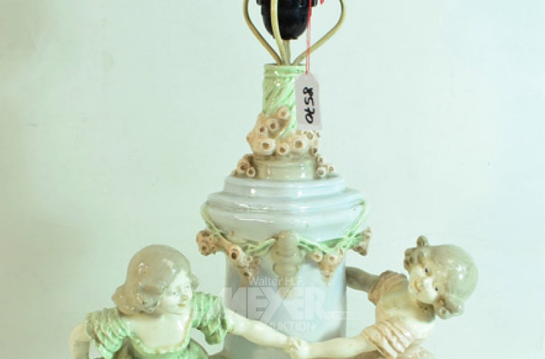 Porz.-Tischlampenfuß, mit figürl.