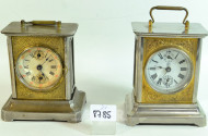 2 versch. Tischuhren im Metallgehäuse,