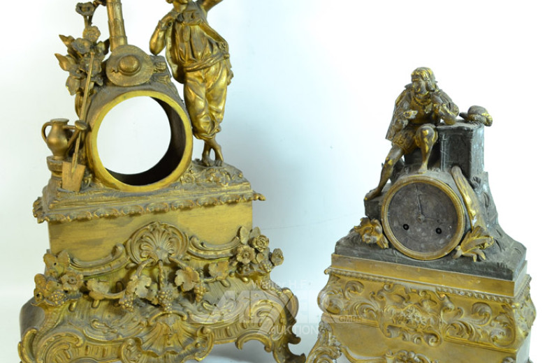 2 Kaminuhrengehäuse, Metall, figürlich