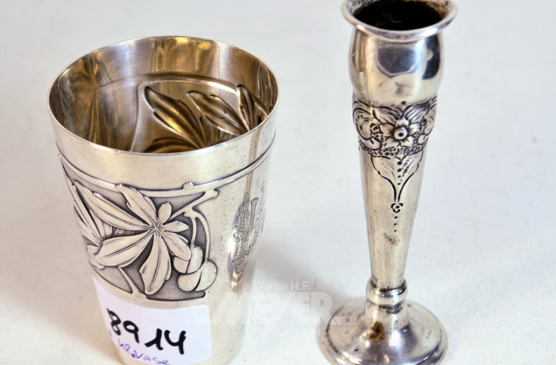 Becher und 1 kleine Vase,