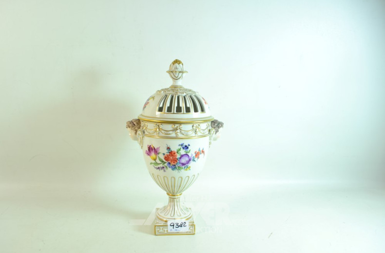 Porz.-Deckelvase, DRESDEN,