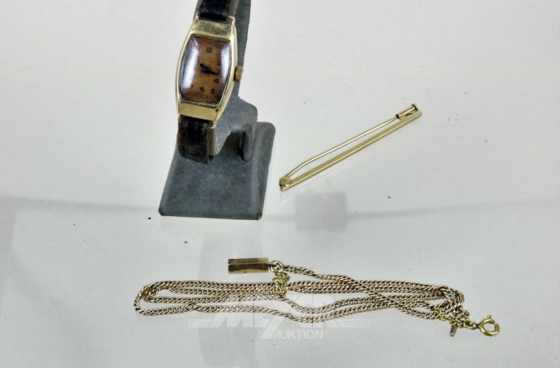 Nadel, 1 Kette beschädigt und 1 kleine